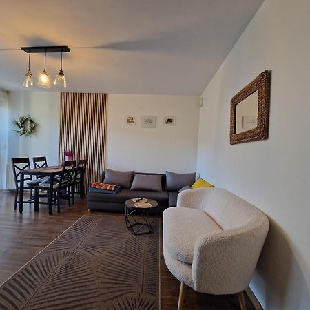 Komfortowy Apartament Dwupokojowy Z Tarasem I Garaz Ustka Esterno foto