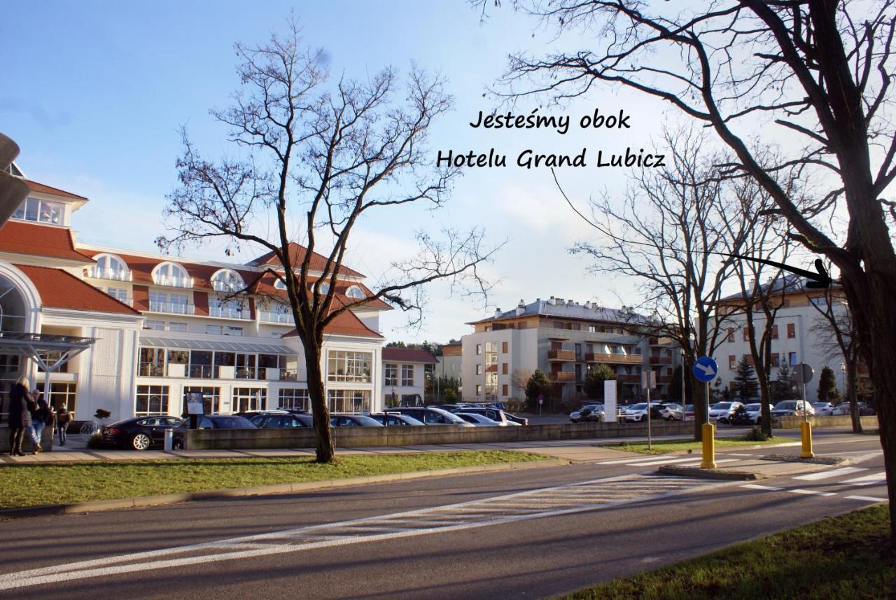 Komfortowy Apartament Dwupokojowy Z Tarasem I Garaz Ustka Esterno foto