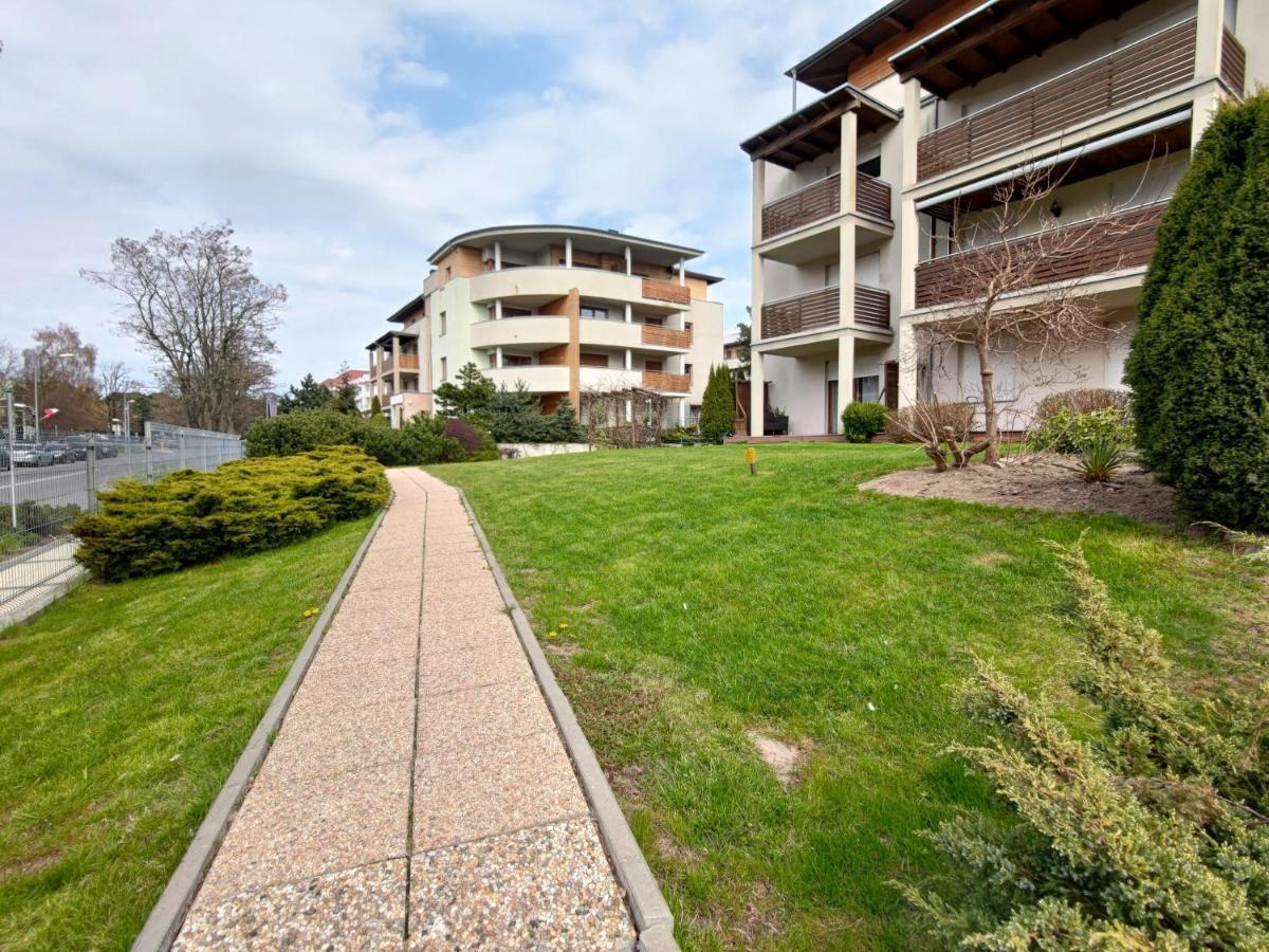 Komfortowy Apartament Dwupokojowy Z Tarasem I Garaz Ustka Esterno foto