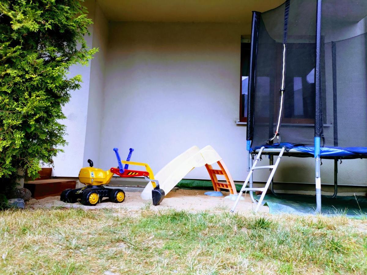 Komfortowy Apartament Dwupokojowy Z Tarasem I Garaz Ustka Esterno foto